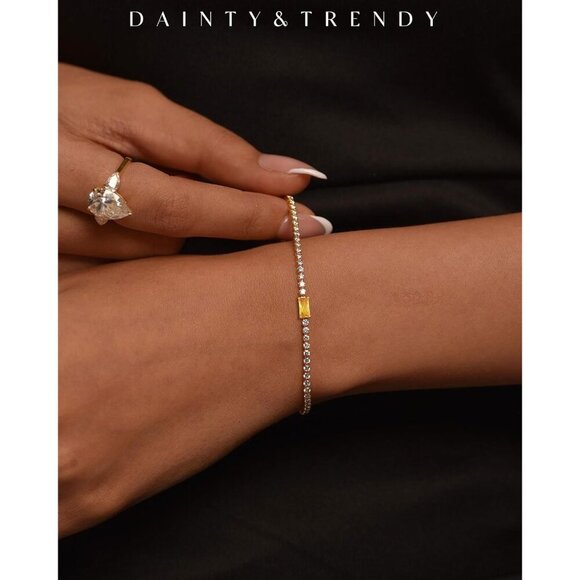 Trendy Adjustable Gold Birthstone Bracelets - Perfect Gift for Friends & Family